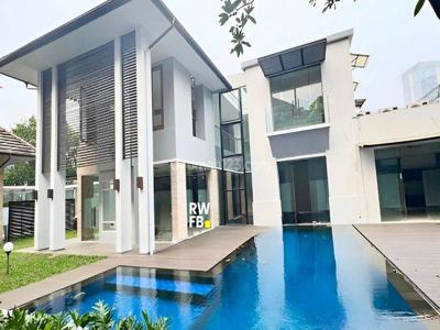 Rumah Megah Dan Bagus Dalam Komplek Elite Disegitiga Emas Jakarta