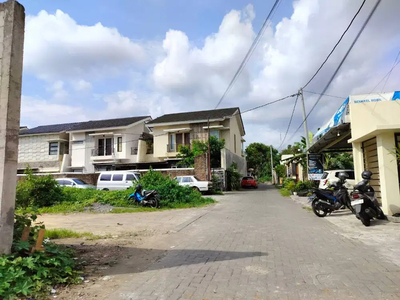 Dekat Malioboro, Tanah Jogja; Dalam Cluster; Di Nogotirto