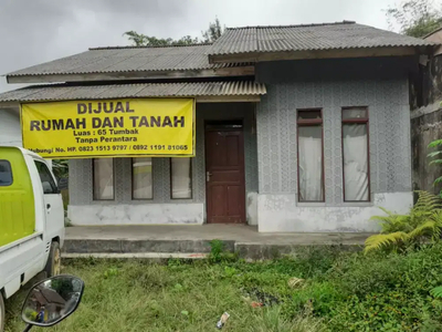 Di jual tanah dan 2 bangunan rumah