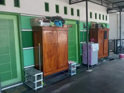 Di sewakan kost pria atau rumah tangga. Paling murah se olx.