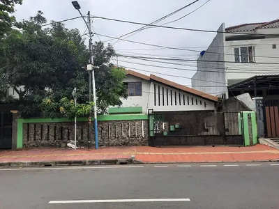 Dijual Bangunan Komersial 2 Lantai , Luas 168m2 di Cempaka Putih