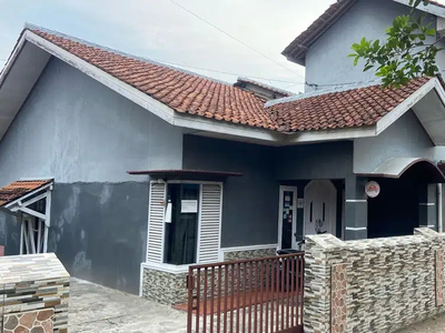 Dijual Rumah 1.5 Lantai Strategis Pinggir Jalan 7 Menit UMP