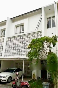 Dijual rumah Bagus 2 Lantai Cluster Area Pondok Labu Cilandak Jaksel
