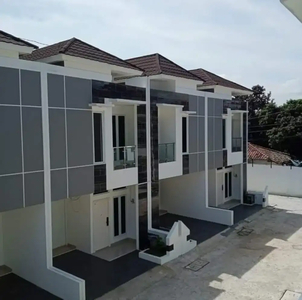 Dijual Rumah baru mewah 2 lantai 1.6M di Pisangan baru jakarta timur