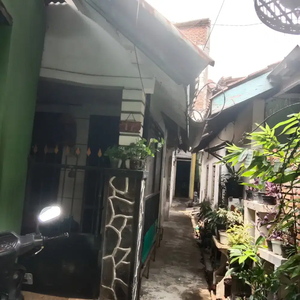 Dijual Rumah Kos+ Rumah MakanStrategis Manyar Kertoarjo Surabaya Timur