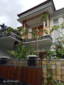 Dijual rumah lantai 2 lokasi buduk