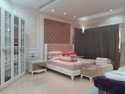 Dijual Rumah Virginia Regency Pakuwon City Surabaya Furnished (2572)