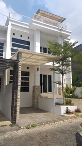 Dijual Vila Full Furnish Modern di Jl. Oro Oro Ombo, Temas Batu