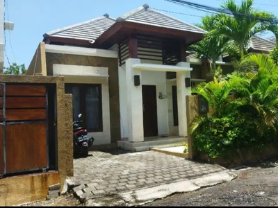 Dijual villa 2 bedroom fasilitas club house di Nusa Dua