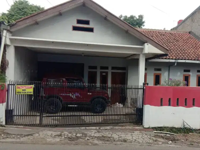 Dikontrakan Rumah Pinggir Jalan di Daerah atas Cimahi Utara