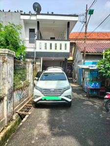 Disewakan rumah bertingkat u tempat tinggal or kantor or tempat usaha