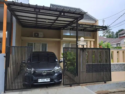 Disewakan Rumah di Serpong Arcadia Residence, halaman luas dan asri.