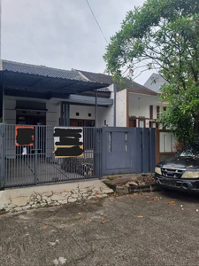 Disewakan Rumah TKI 3 Blok E (Taman Kopo Indah 3)