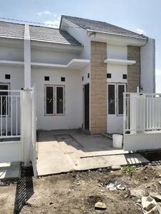 jual rumah baru 1lt 400jt an saja di Surabaya