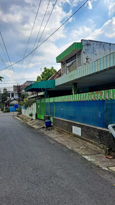 Rumah 2 Lantai luas dan Strategis poros jalan di Kaliurang Malang