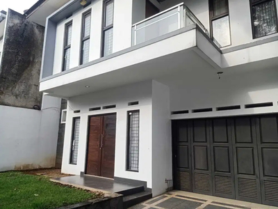 Rumah 2 lantai semi furnish di Ciwaruga Polban Bandung