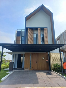 Rumah 2lt luas 8x15 120m Type 4+1KT di Cluster Mahakam MTS JGC Jakarta Garden City