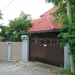 Rumah 4 kamar tidur, di Jalan Gatot Subroto Barat, Denpasar, Bali