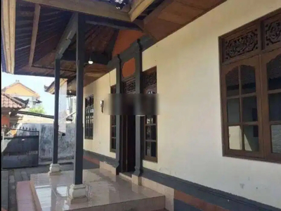 Rumah 4BR Lokasi STRATEGIS dan MURAH di Denpasar Selatan.