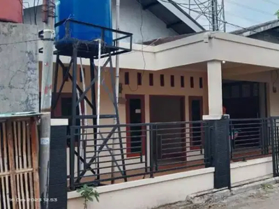 Rumah baru renovasi, lingkungan nyaman di Mustikasari