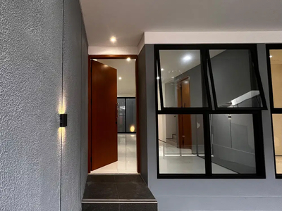 Rumah brand new cantik dua lantai di Kavling DKI Pondok Kelapa Jakarta