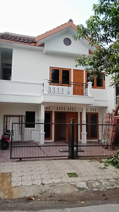 Rumah Cantik 2 Lantai Siap Huni di Banjar Wijaya Tangerang