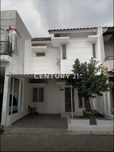 Rumah Cantik 2 Lantai Siap Huni Di Serua Ciputat Fm12968