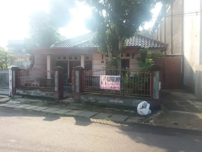 Rumah Dijual pinggir jalan