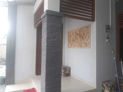 Rumah Furnished Bulanan Di Jalan Kaliurang KM 8 Dekat Kampus UGM