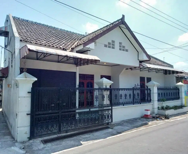 Rumah Hitung Tanah di Sumber Banjarsari Solo