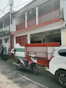 Rumah induk + 6 pintu kosan murah banget SHM di Pd Pinang Jaksel