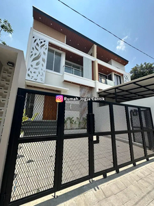 Rumah Mewah Di Condongcatur Yogyakarta Dekat UPN