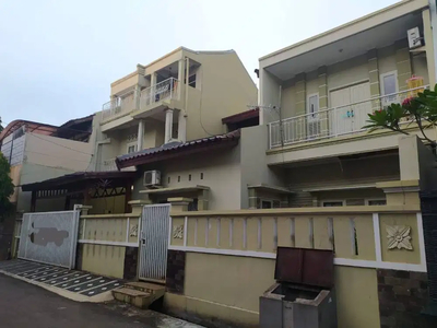 Rumah siap huni dua lantai only 1km ke Jalan Raya di Pondok Kelapa Jak