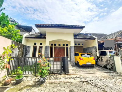 Rumah Trihanggo Gamping Dekat Jl Magelang, Jl Kabupaten, UTY, UGM, SKE