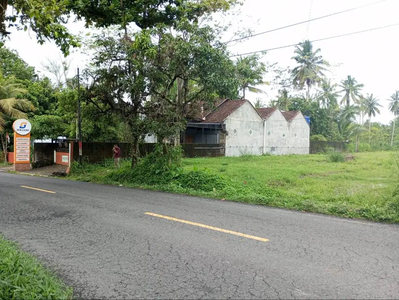 Tanah Sleman, Tepi Jalan Aspal 200 Juta