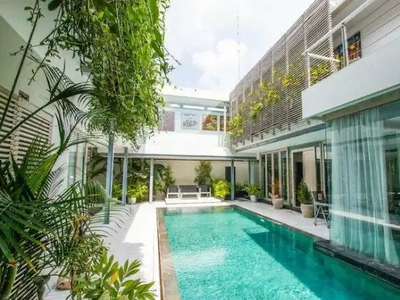 Villa 4 Kamar Tidur Dekat Ke Pantai Batubelig Seminyak Bali