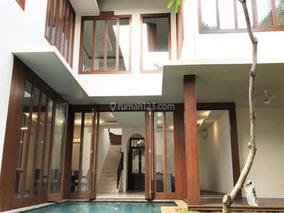 Tropical compound house in Cipete, Jakarta Selatan