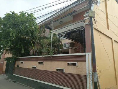 DIJUAL RUMAH 2 LANTAI COCOK BUAT USAHA