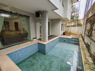 Dijual Rumah Ada Kolam Renang di Taman Persada Kemala Jakasampurna