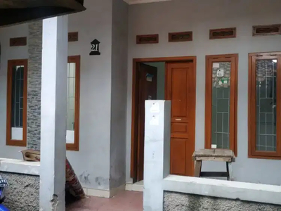 Disewakan rumah tahunan (mulai bulan Juni)