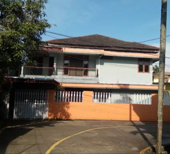 Rumah Besar Strategis