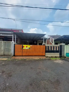 Rumah depan mushola vila Rizki ilhami Tangerang