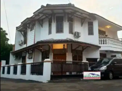 Rumah hook 2 lantai full jatiwaringin pondok gede