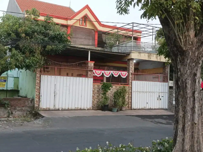 Rumah Ketintang Madya Siap Huni. Nol Jalan Raya