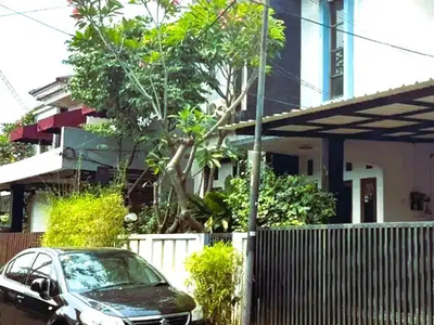 Rumah komplek area pesanggrahan Jakarta selatan siap huni