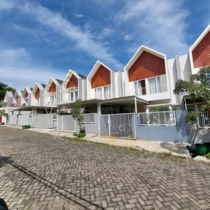 Rumah konsep scandinavian kawasan bisnis kampus malang