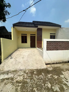 Rumah minimalis lokasi starategis di perumahan Taman adiyasa Tigaraksa