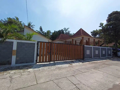 Rumah Modern dengan Joglo Luas Tanah 320 m2 diutara Candi Prambanan