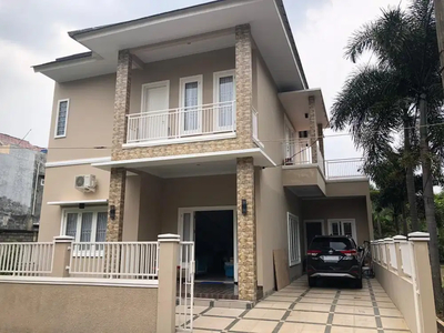 Rumah Modern Minimalis Posisi Hook Deket Banget Stasiun LRT Cibubur