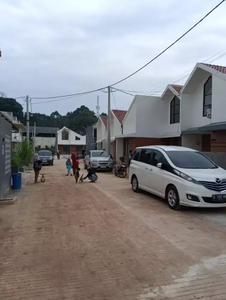 Rumah row jalan 7 meter masuk mobil